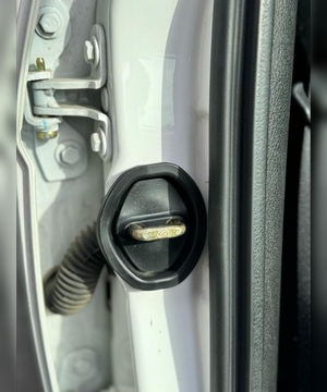 ضربه گیر درب خودرو -bumper